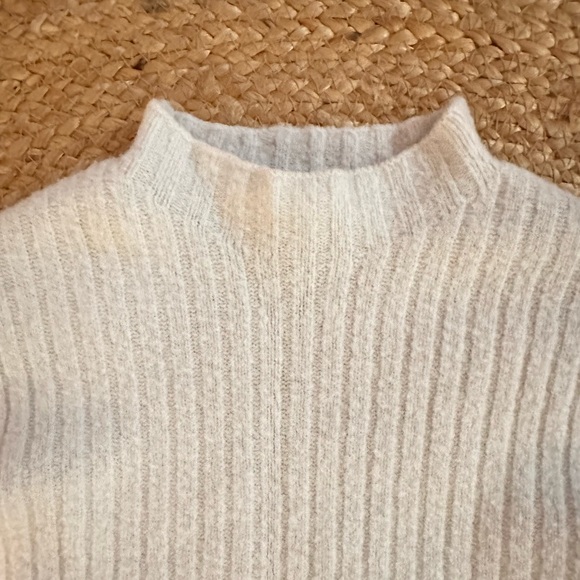 Uniqlo Sweater - Picture 3 of 5